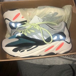 Adidas Yeezy Wave Runner 700